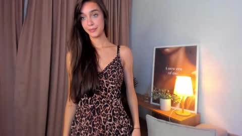 Elli online show from September 2025 08:32:02 PM