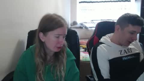 JenisAndPeter online show from October 2025 07:33:01 AM