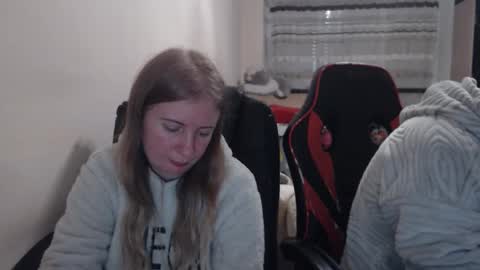 JenisAndPeter online show from December 2025 08:13:02 PM