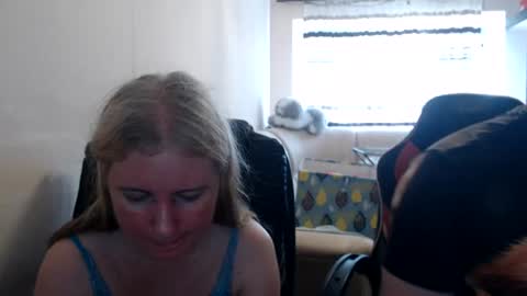 Snapshot of jenisandpeter chatting on June 2026 05:11:02 PM JenisAndPeter online show from June 2026 05:11:02 PM