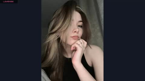 Hey EveryoneIm Kimi  Glad to see you in my room We almost hit 10 Thumb up in one day   online show from June 2026 09:37:01 AM