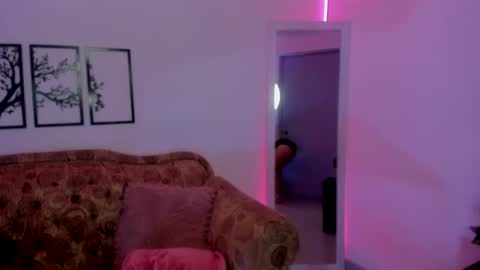 jenn online show from March 2025 09:51:01 PM