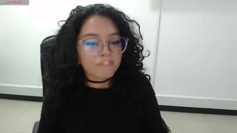 jenn online show from October 2025 09:22:01 PM