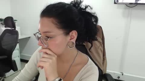 jenn online show from February 2026 10:52:02 PM