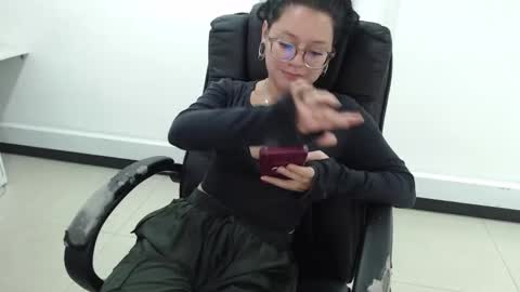 jenn online show from February 2026 10:32:02 PM