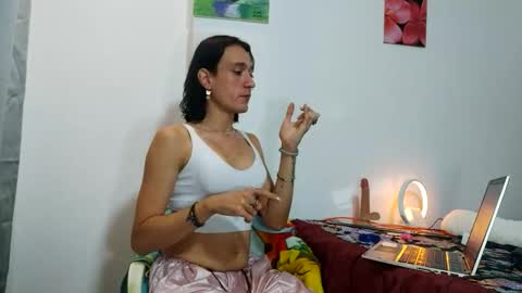 Snapshot of jenna_grey24 chatting on December 2025 07:36:01 AM Isabella online show from December 2025 07:36:01 AM