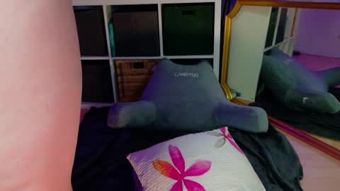 Snapshot of jenna_sxy19 chatting on June 2026 01:12:01 PM jennasxy19 online show from June 2026 01:12:01 PM