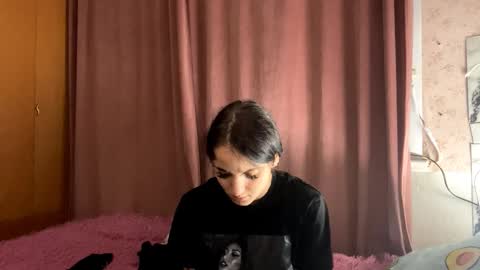 Mia online show from January 2026 01:47:02 PM