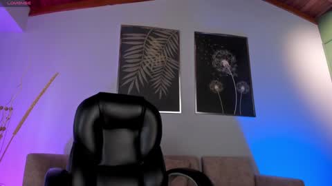 Jenna Olson  online show from February 2025 06:39:01 PM