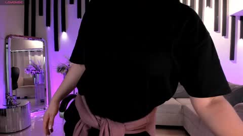 Jenna Olson  online show from February 2025 06:37:02 PM