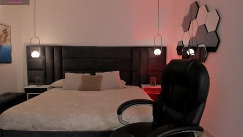 Jenna Olson  online show from April 2026 08:14:01 AM