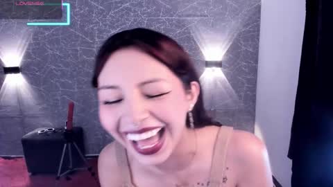 Jenner online show from October 2025 07:14:02 PM