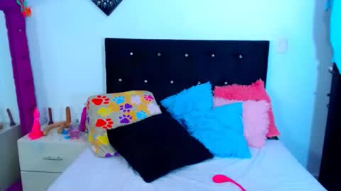 Snapshot of jenng18 chatting on November 2025 07:41:02 AM jenn online show from November 2025 07:41:02 AM