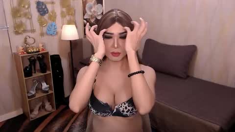 jenniegarcia online show from November 2025 02:23:01 PM