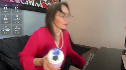 Jennie online show from November 2025 12:16:01 PM