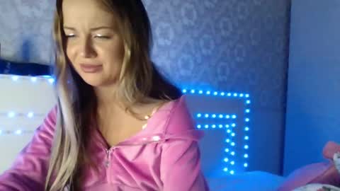 Jennifer online show from January 2025 06:16:02 PM