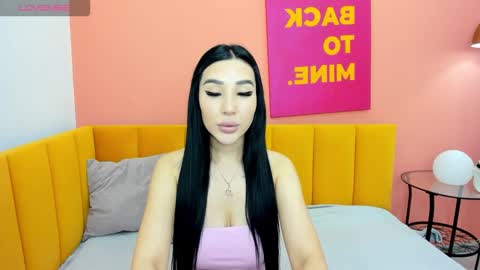 Jennifer online show from November 2025 01:33:02 AM