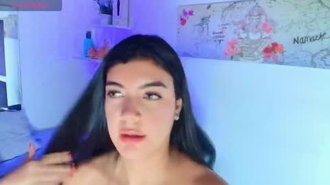 JENNIFER online show from October 2025 03:18:02 PM