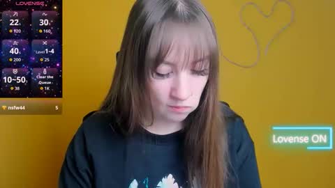 Jennifer online show from December 2025 06:32:02 AM