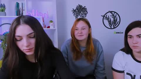 Snapshot of jenny_donne chatting on February 2026 12:45:01 PM jenny_donne online show from February 2026 12:45:01 PM