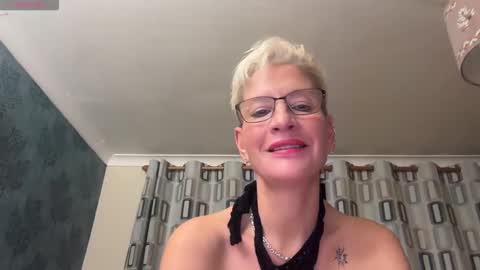 JennyHazel online show from November 2025 07:02:02 PM