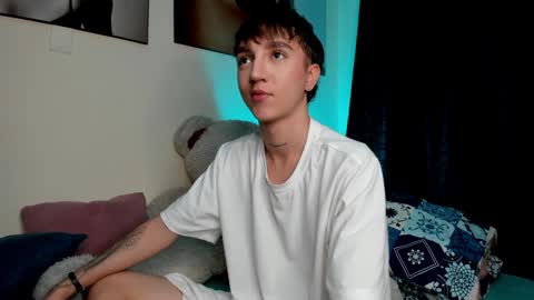 jero independent model online show from December 2024 08:00:02 AM