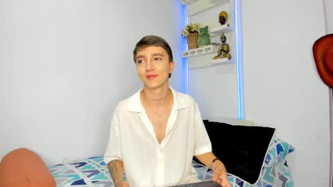 jero independent model online show from October 2025 02:56:01 PM