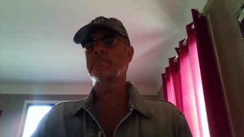 Snapshot of jerflor chatting on April 2026 12:52:02 PM jerflor online show from April 2026 12:52:02 PM