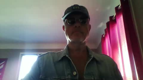 Snapshot of jerflor chatting on April 2026 01:52:02 PM jerflor online show from April 2026 01:52:02 PM