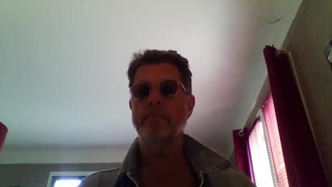 Snapshot of jerflor chatting on May 2026 01:05:02 PM jerflor online show from May 2026 01:05:02 PM