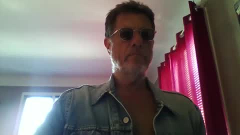 Snapshot of jerflor chatting on May 2026 11:39:02 AM jerflor online show from May 2026 11:39:02 AM