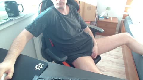 Boy likes daddies online show from January 2025 12:45:02 PM