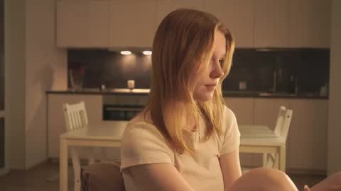 Molly online show from October 2025 03:34:01 PM