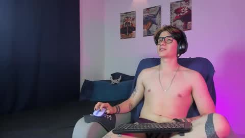 Angelo online show from October 2025 04:09:02 AM