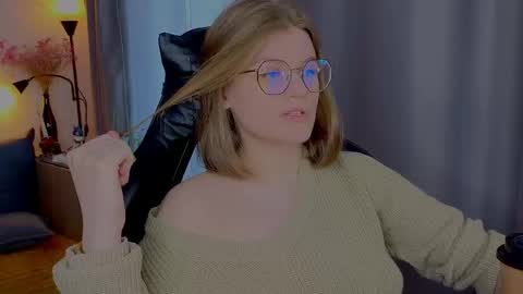  JessieVibes online show from April 2026 01:45:02 PM