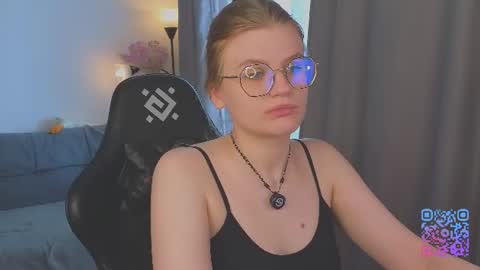 Snapshot of jess0e9 chatting on June 2026 02:08:01 PM JessieVibes online show from June 2026 02:08:01 PM