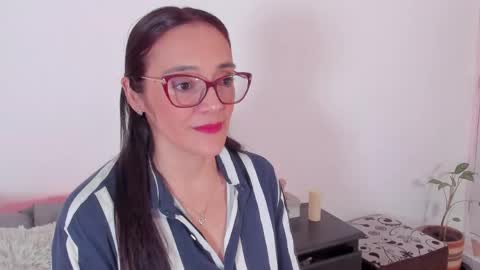 Snapshot of jess1ca_herrera chatting on April 2026 10:00:02 PM jessica herreraToday I will be your devil and you my victim online show from April 2026 10:00:02 PM