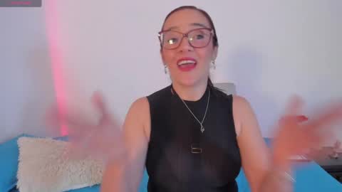Snapshot of jess1ca_herrera chatting on April 2026 09:53:02 PM jessica herreraToday I will be your devil and you my victim online show from April 2026 09:53:02 PM