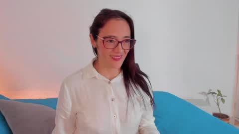 Snapshot of jess1ca_herrera chatting on May 2026 09:43:01 PM jessica herreraToday I will be your devil and you my victim online show from May 2026 09:43:01 PM