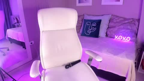 Jessie online show from March 2025 08:54:01 PM