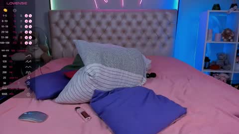 Jess online show from March 2025 04:06:01 AM