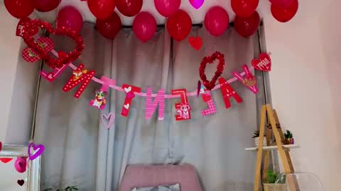 bella  adams online show from February 2025 04:25:01 AM