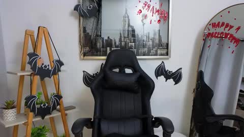 bella  adams online show from October 2025 02:16:01 PM