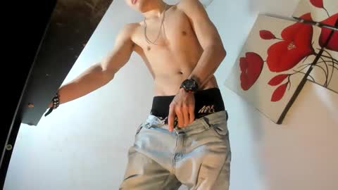 Snapshot of jesshot_bigcock chatting on May 2026 06:34:02 PM jesshot_bigcock online show from May 2026 06:34:02 PM