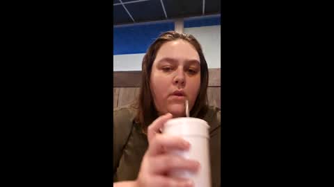 Snapshot of jessi_eats chatting on March 2026 11:40:01 PM jessi_eats online show from March 2026 11:40:01 PM