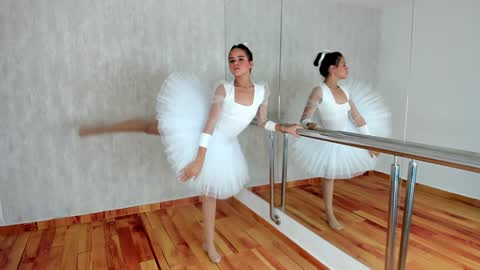 Jess online show from January 2025 01:03:02 PM