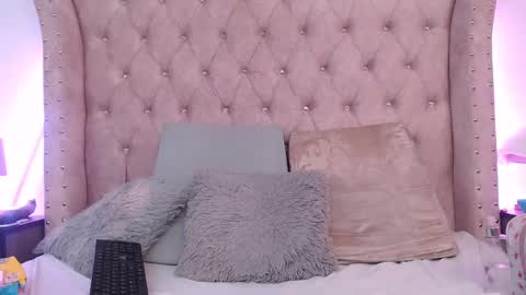 Jessica  online show from December 2024 05:01:02 PM