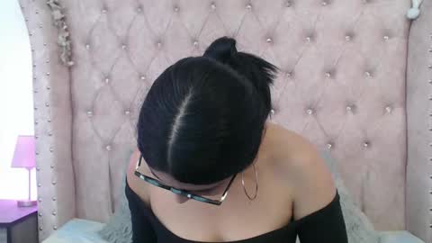 Jessica  online show from September 2025 05:18:01 PM