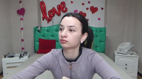 Snapshot of jessicabreez chatting on April 2026 05:05:01 AM JessicaBreez online show from April 2026 05:05:01 AM