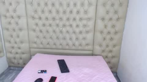 Jessica online show from October 2025 07:24:01 PM